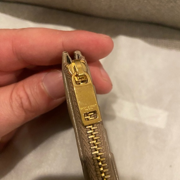 YSL Yves Saint Laurent Cassandre Quilted Card Holder Taupe - Picture 9 of 11